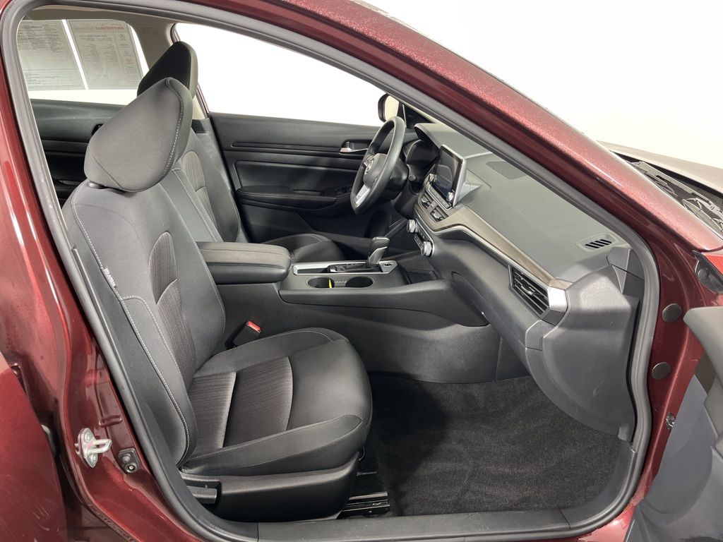 Thumbnail: 2025 Nissan Altima - 6