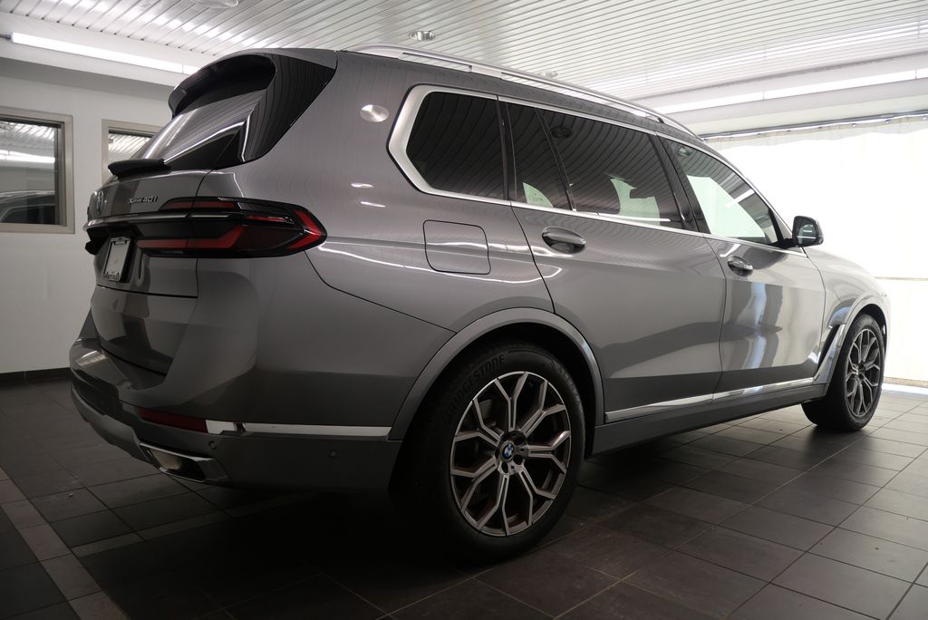 2023 BMW X7 xDrive40i 5