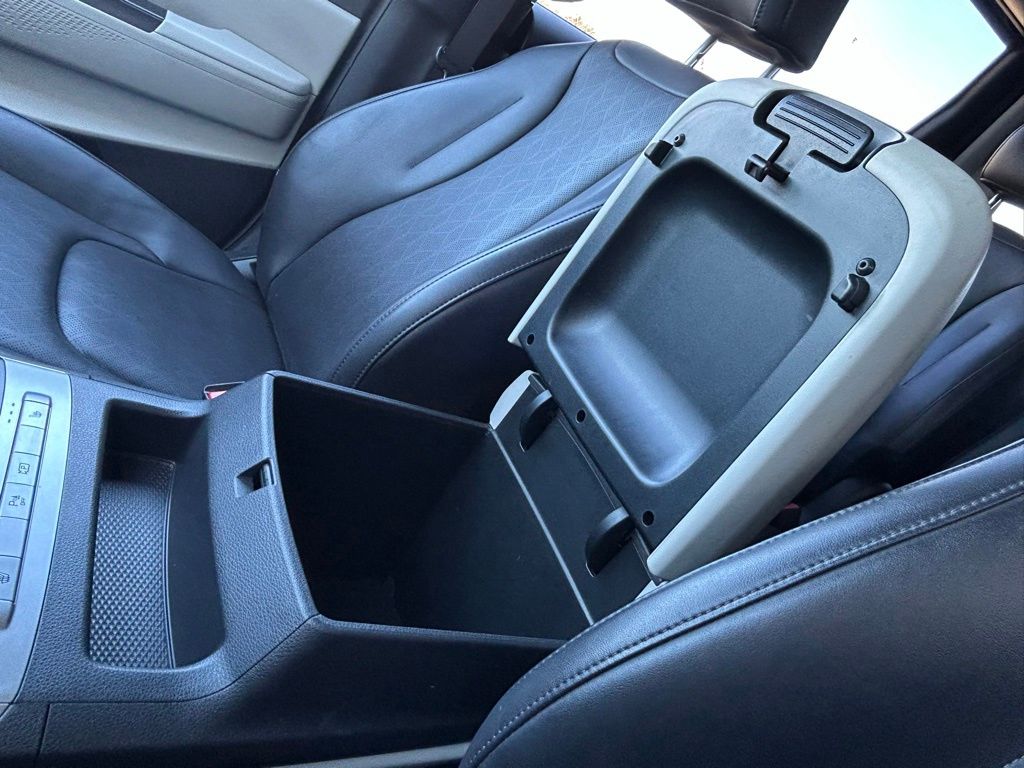 Used 2024 Red Kia LX image 27