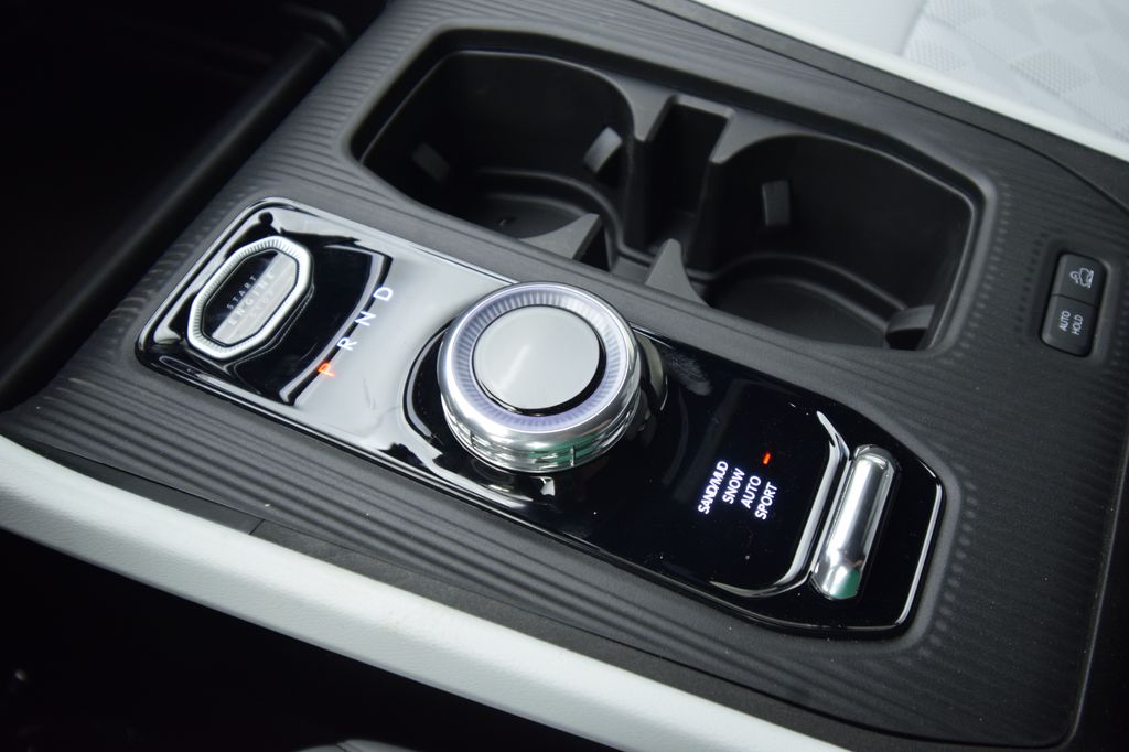 new 2026 Jeep Cherokee car, priced at $43,610