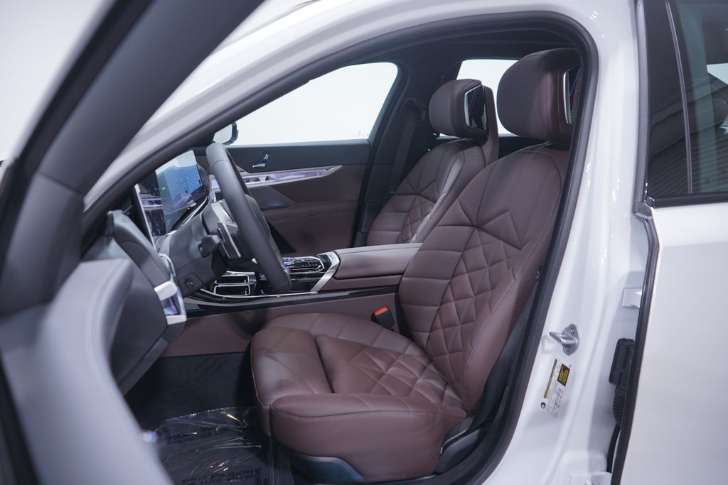 2025 BMW 7 Series 740i 7