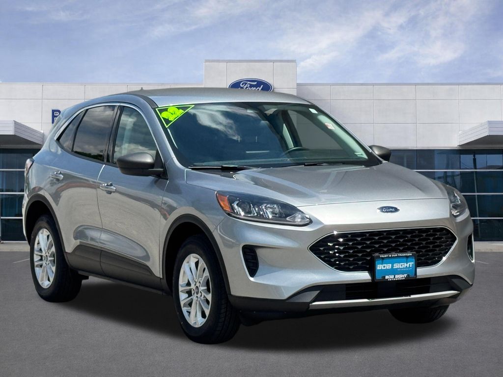 Used 2022 Ford Escape SE with VIN 1FMCU9G60NUB38956 for sale in Kansas City