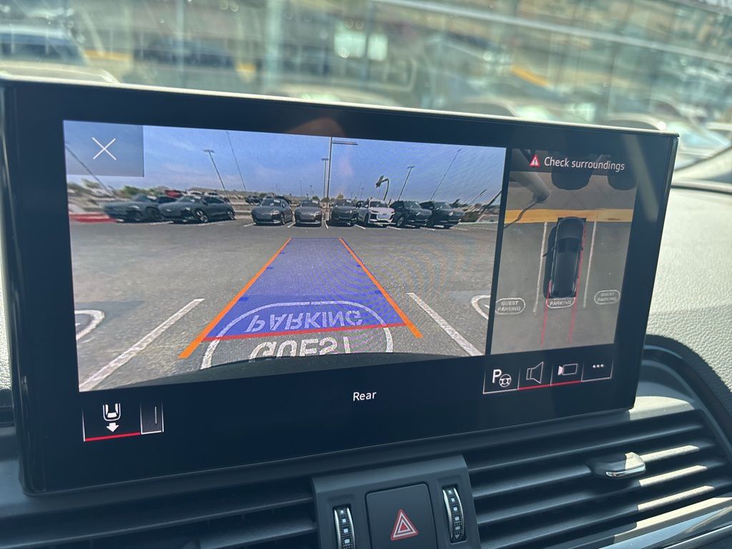 Thumbnail: 2022 Audi Q5 - 10