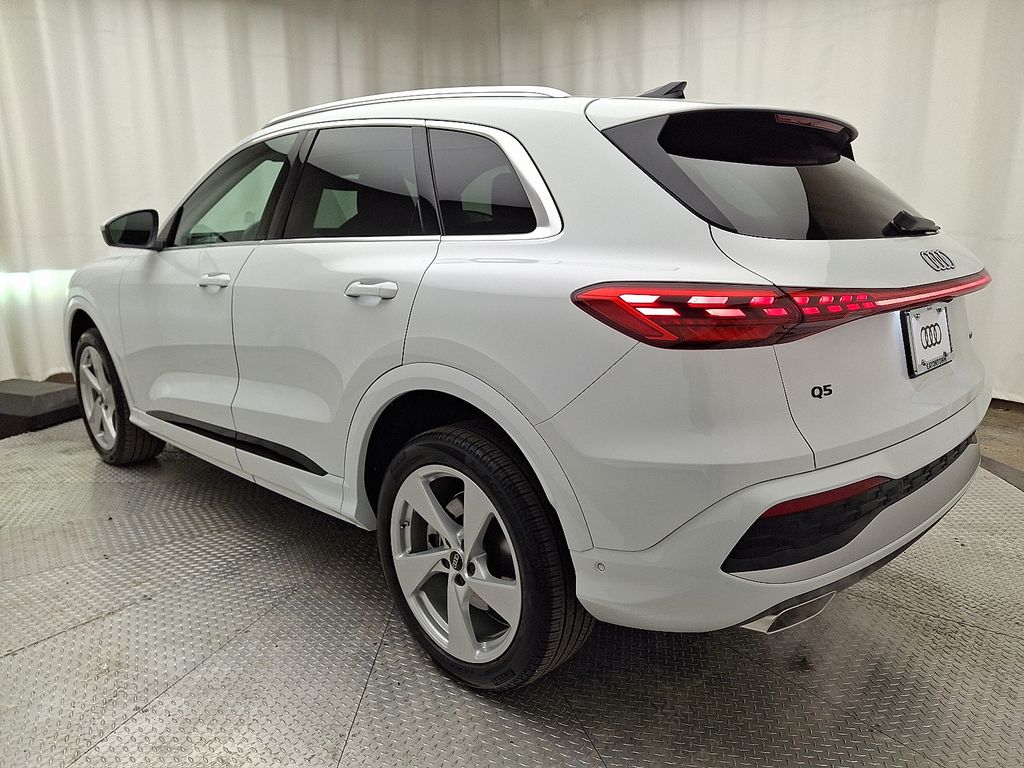 Thumbnail: 2025 Audi Q5 - 6