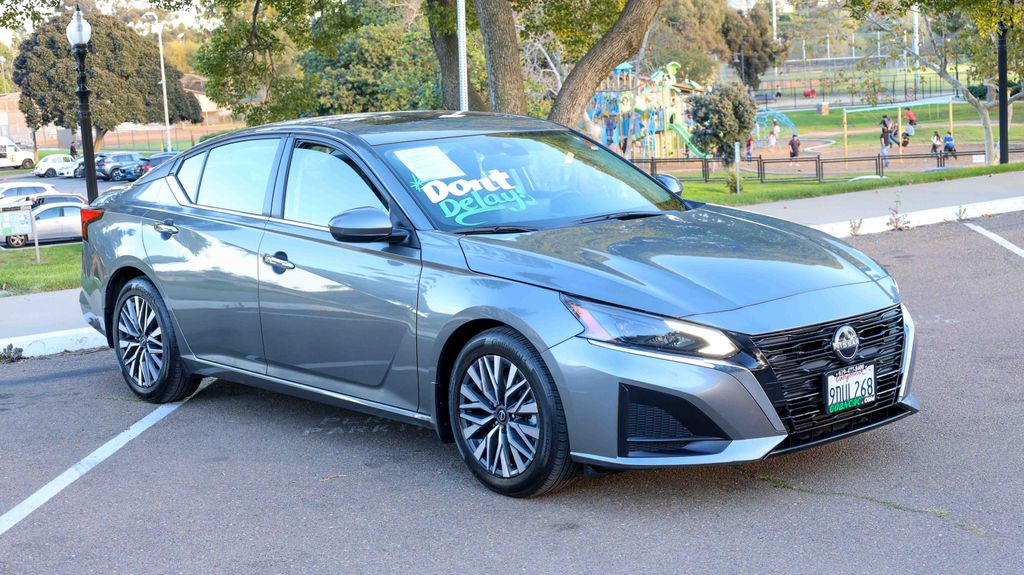 Used 2023 Nissan Altima 2.5 SV 4D Sedan