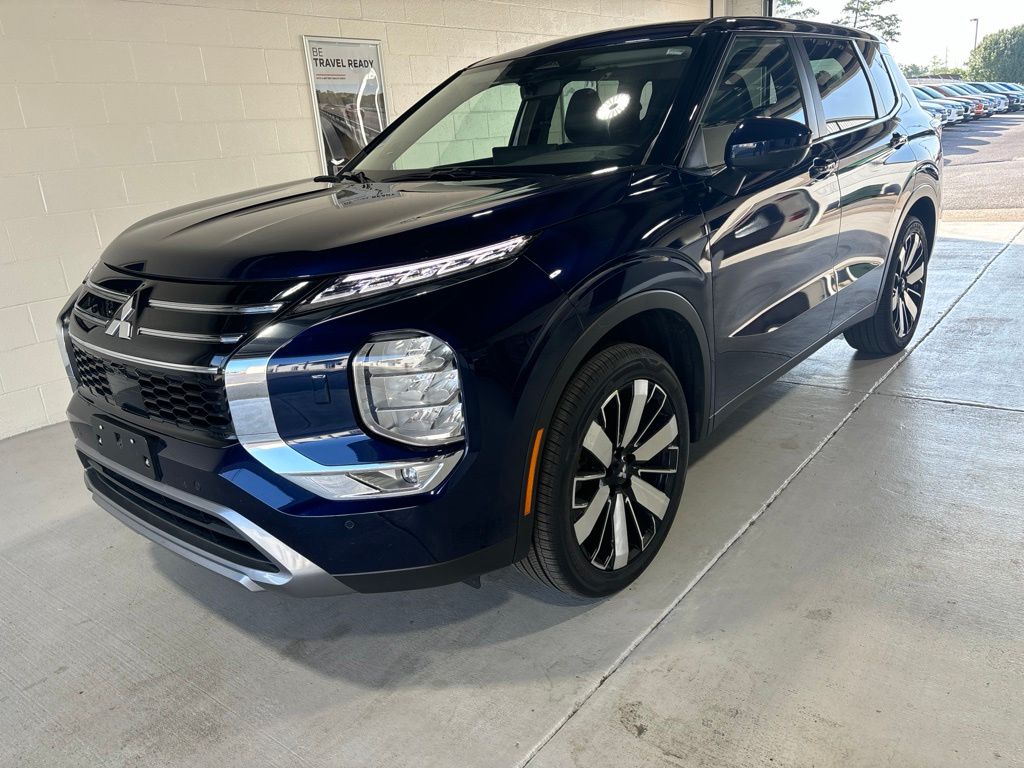 2025 Mitsubishi Outlander SE S-AWC's photo