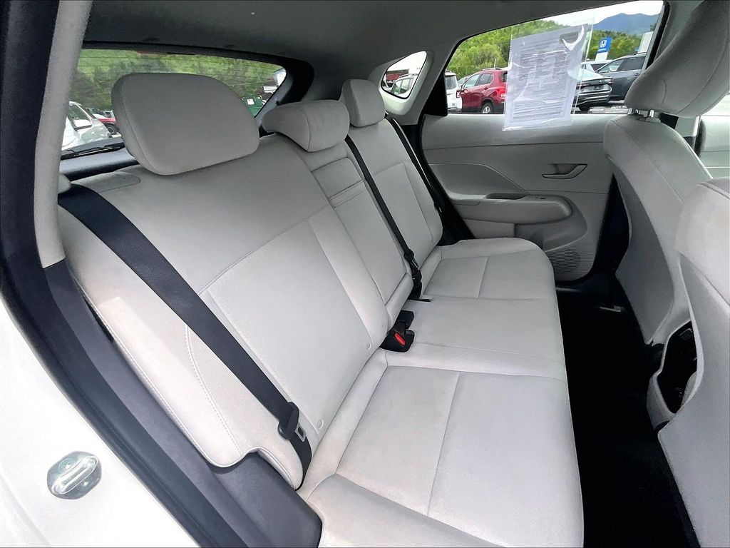 2025 Hyundai Kona — photo 16