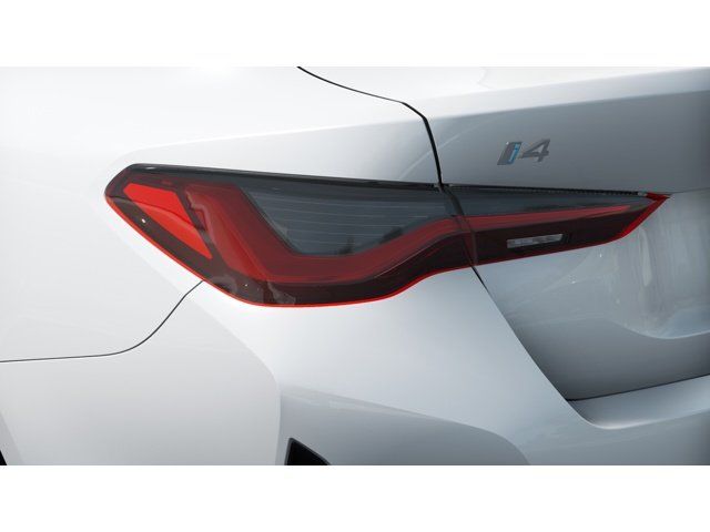 Thumbnail: 2025 BMW i4 - 8