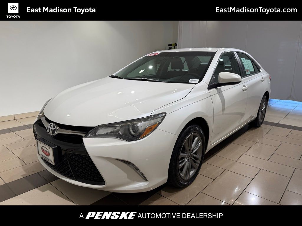 2016 Toyota Camry SE -
                  Madison, WI