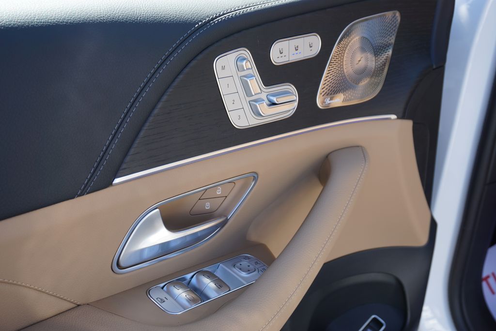 Thumbnail: 2026 Mercedes-Benz GLE - 24