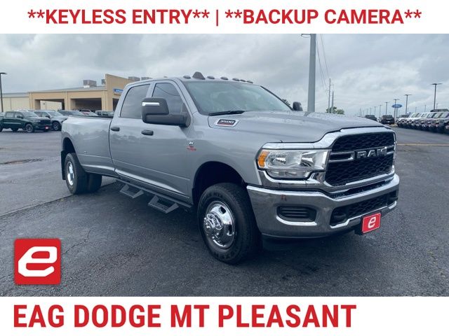 Billet Silver Metallic Clearcoat 2023 RAM 3500 Pickup Truck Four-Wheel Drive 6-Speed Automatic
