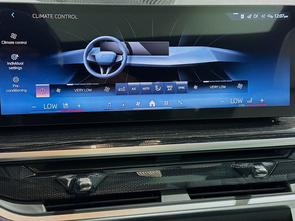 Thumbnail: 2026 BMW X7 - 11