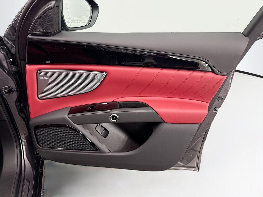 Thumbnail: 2025 Maserati Grecale - 24