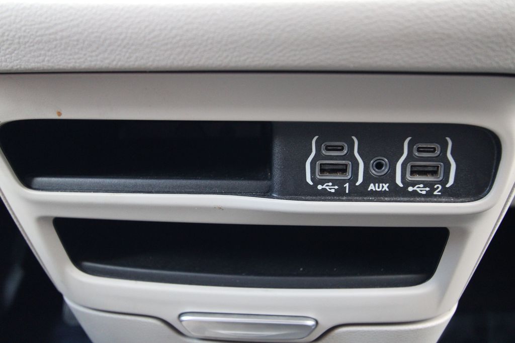 Used 2023 Chrysler Pacifica Van