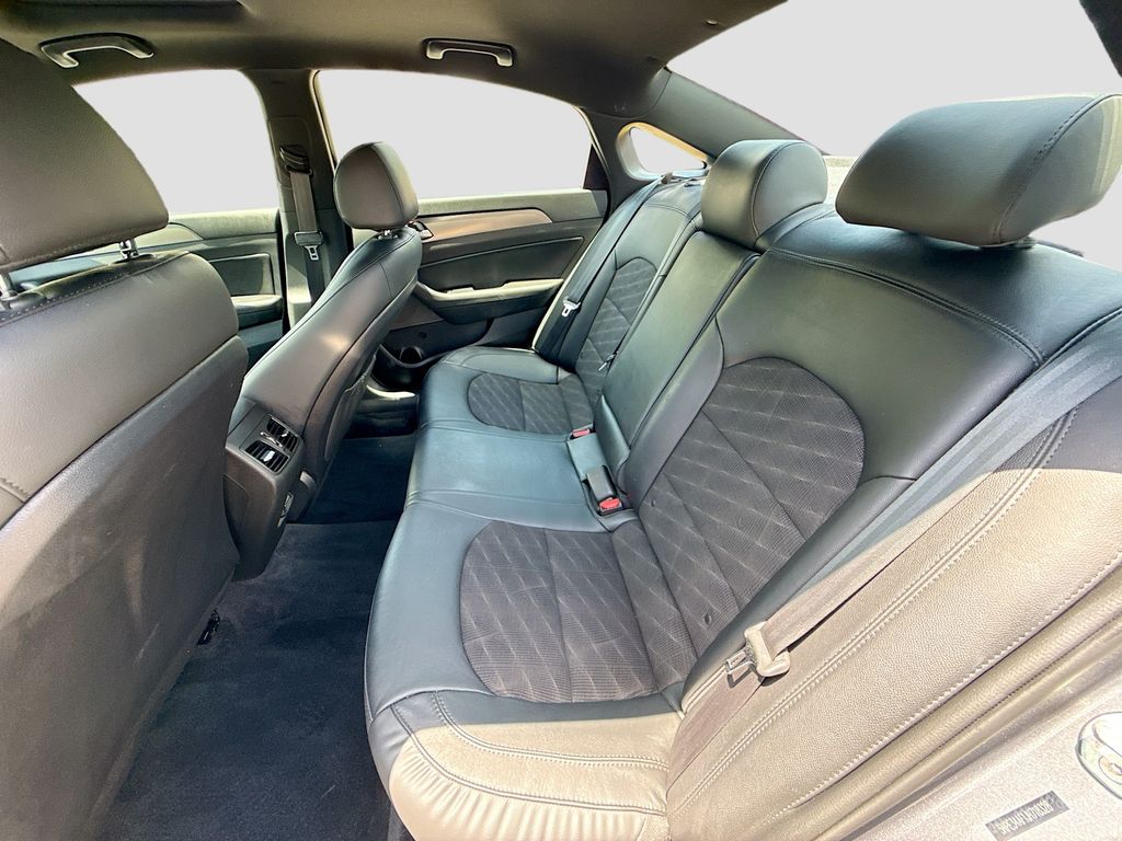 Used 2018 Gray Hyundai Sport+ image 25