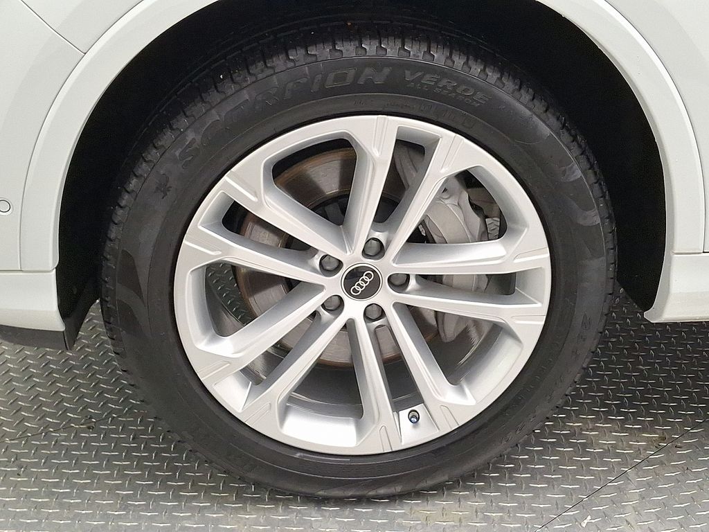 Thumbnail: 2025 Audi Q7 - 8