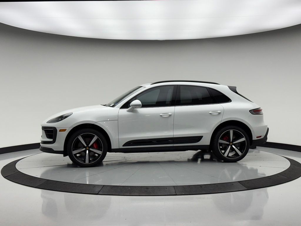 Thumbnail: 2026 Porsche Macan - 2