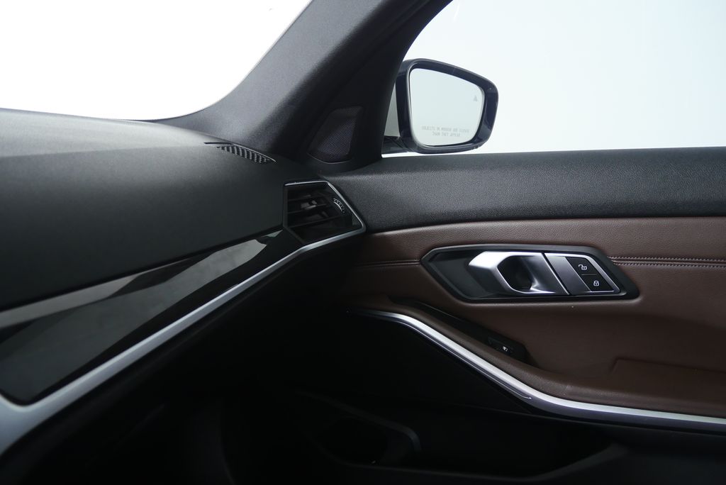 Thumbnail: 2019 BMW 3 Series - 16