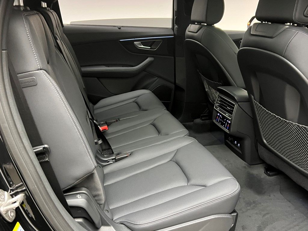 Thumbnail: 2026 Audi Q7 - 14