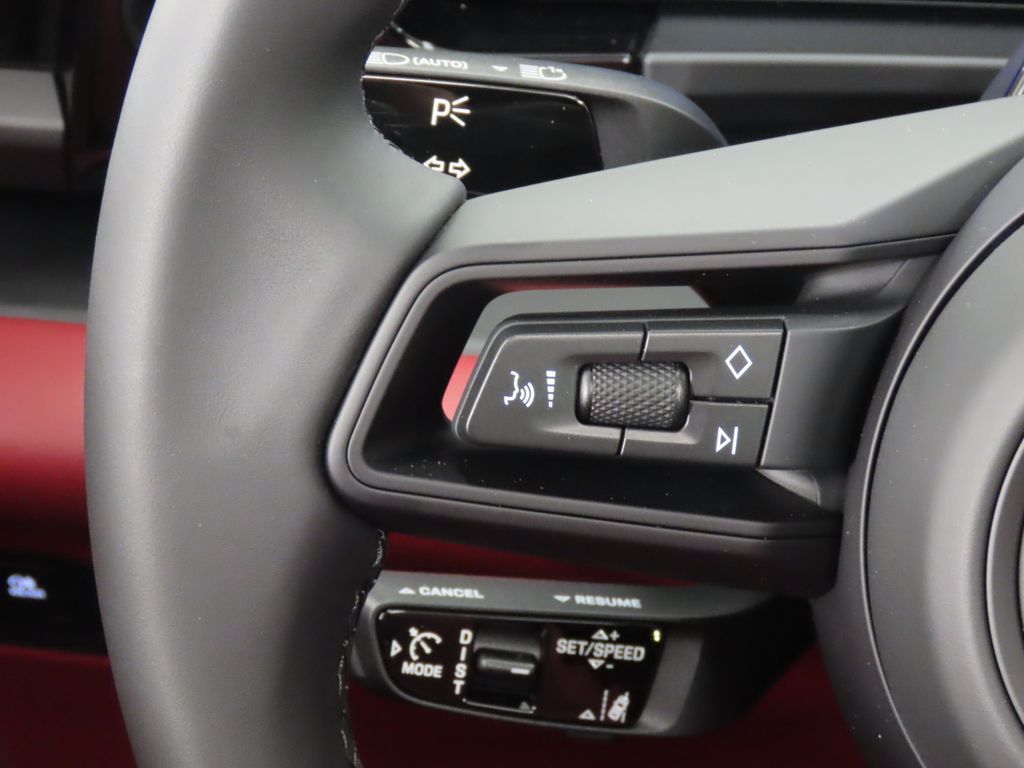 Thumbnail: 2026 Porsche Macan - 20