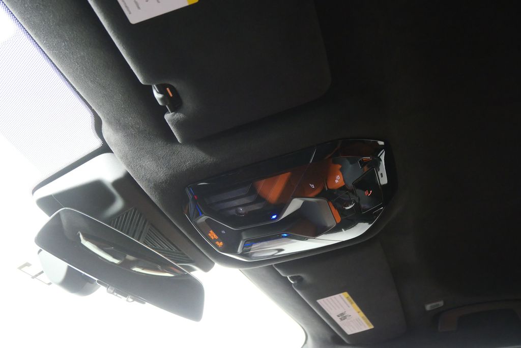 Thumbnail: 2025 BMW M5 - 32