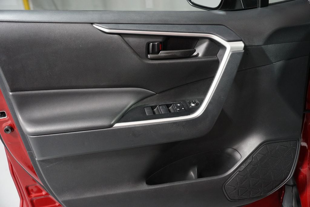 Thumbnail: 2024 Toyota RAV4 - 28