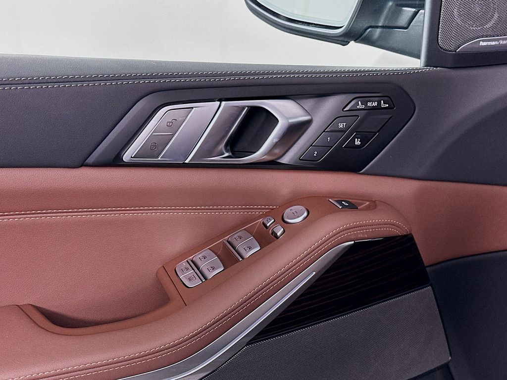 Thumbnail: 2026 BMW X7 - 20