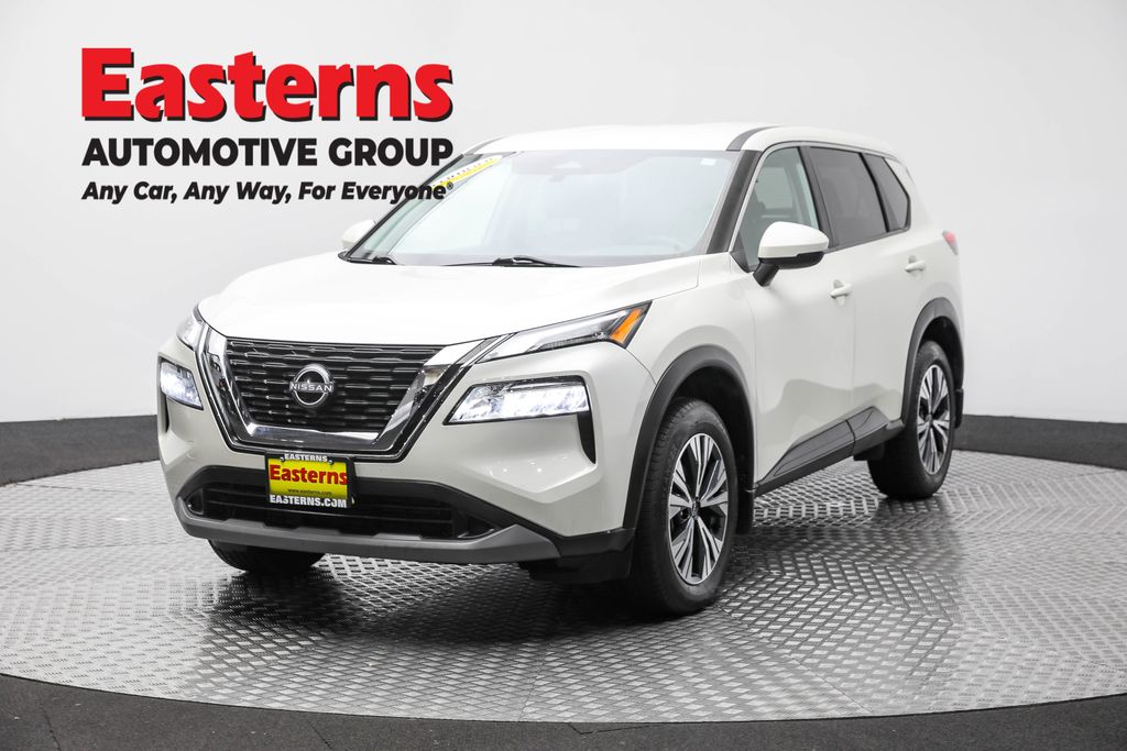 2022 Nissan Rogue SV's photo