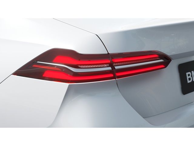 Thumbnail: 2026 BMW 5 Series - 8