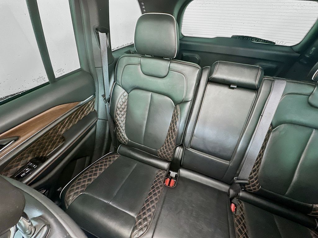 Used 2022 Gray Jeep Summit 4xe image 12