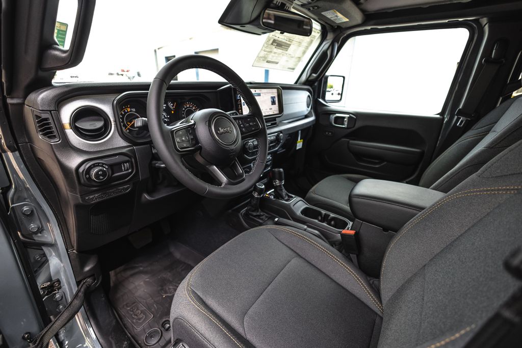 2026 Jeep Gladiator Sport S thumbnail 18