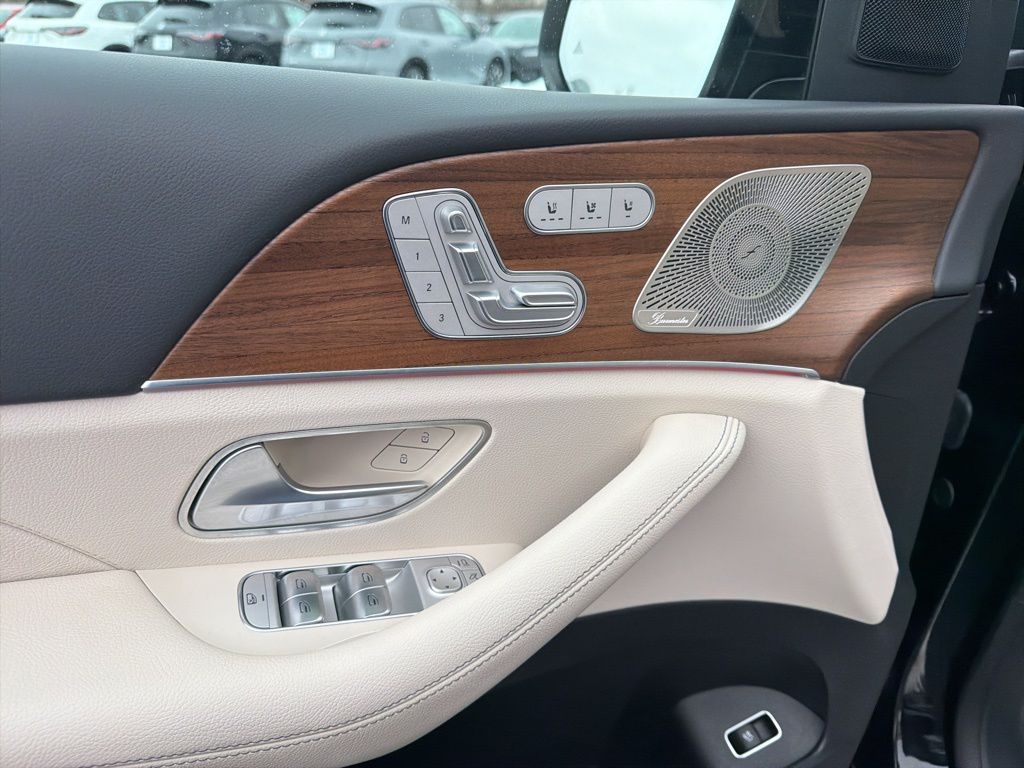 Thumbnail: 2024 Mercedes-Benz GLE - 28