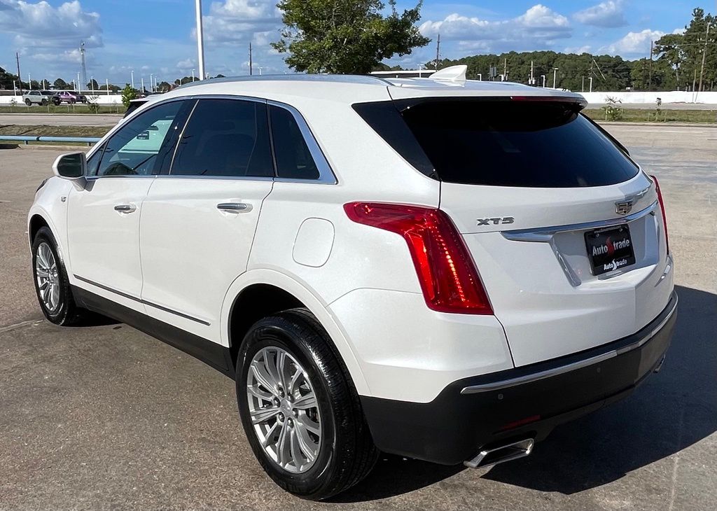 2019 Cadillac XT5 Luxury White at Cook Ford