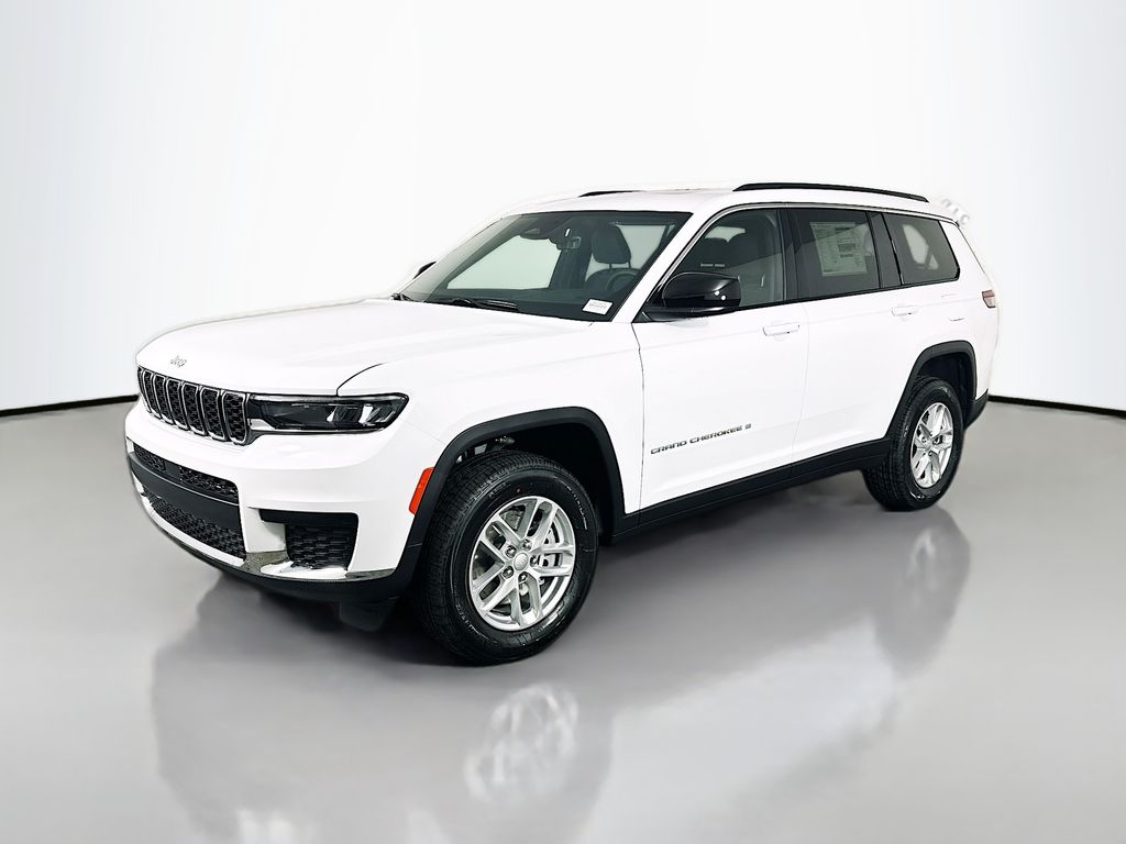 New 2026 White/off-white Jeep Laredo image 3