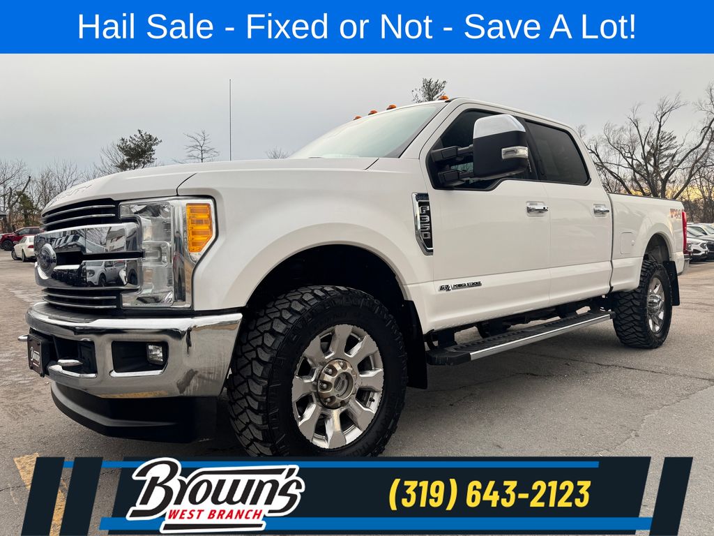 White Platinum Clearcoat Metallic 2017 Ford F-350 Super Duty Lariat Crew Cab 4WD Pickup Truck Four-Wheel Drive 6-Speed Automatic