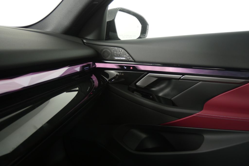 Thumbnail: 2026 BMW i5 - 24