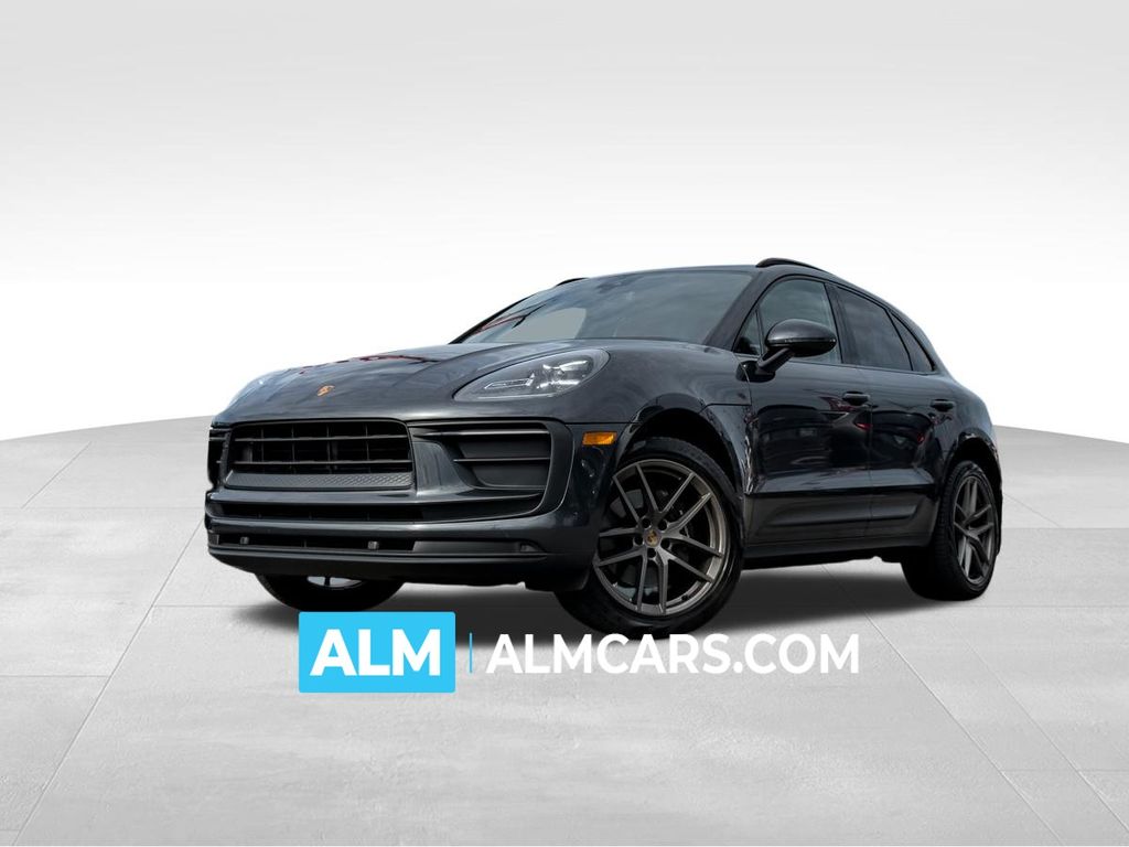 2022 Porsche Macan Base