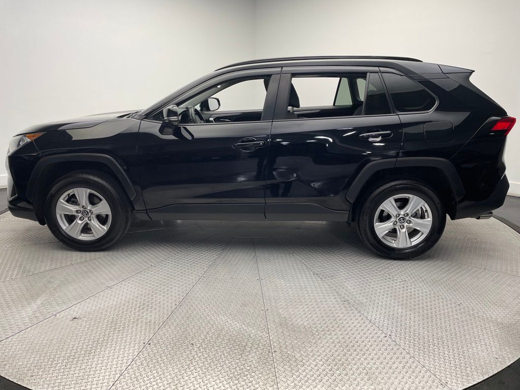 2021 Toyota RAV4 XLE 8