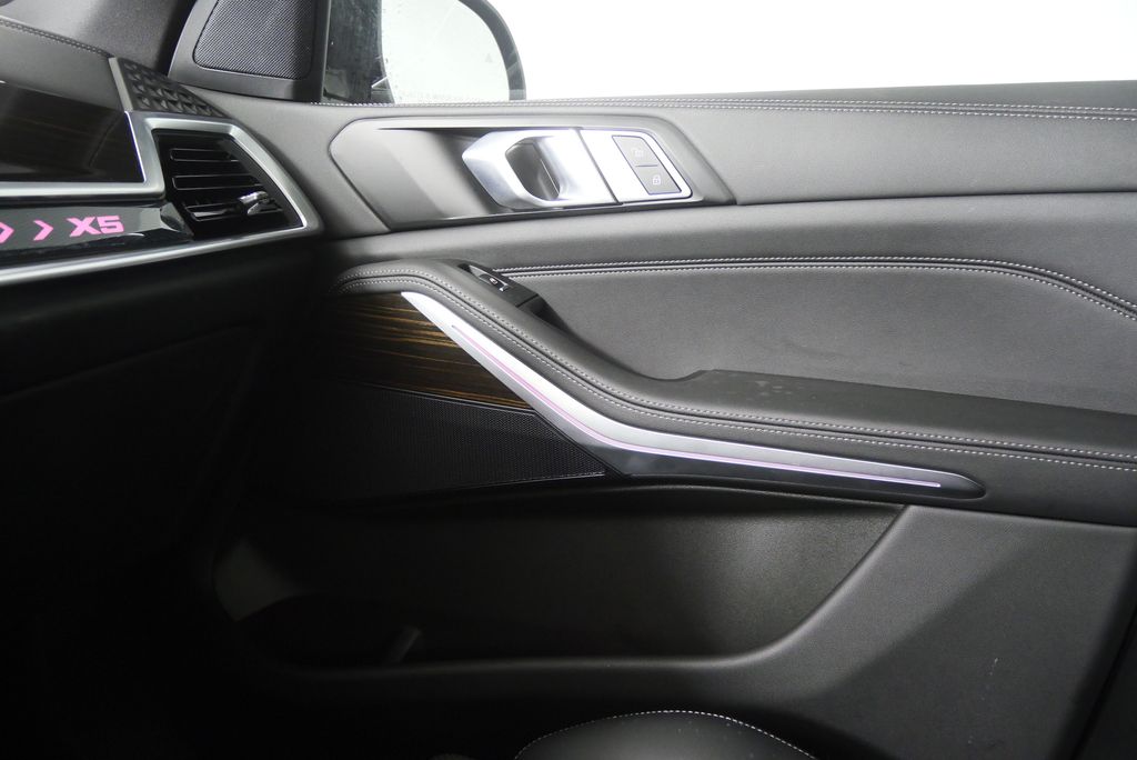 Thumbnail: 2024 BMW X5 - 29