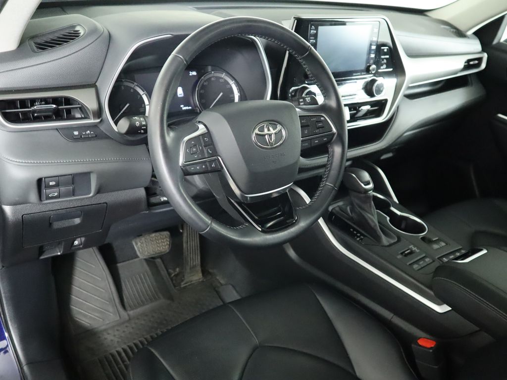 2021 Toyota Highlander XLE 9