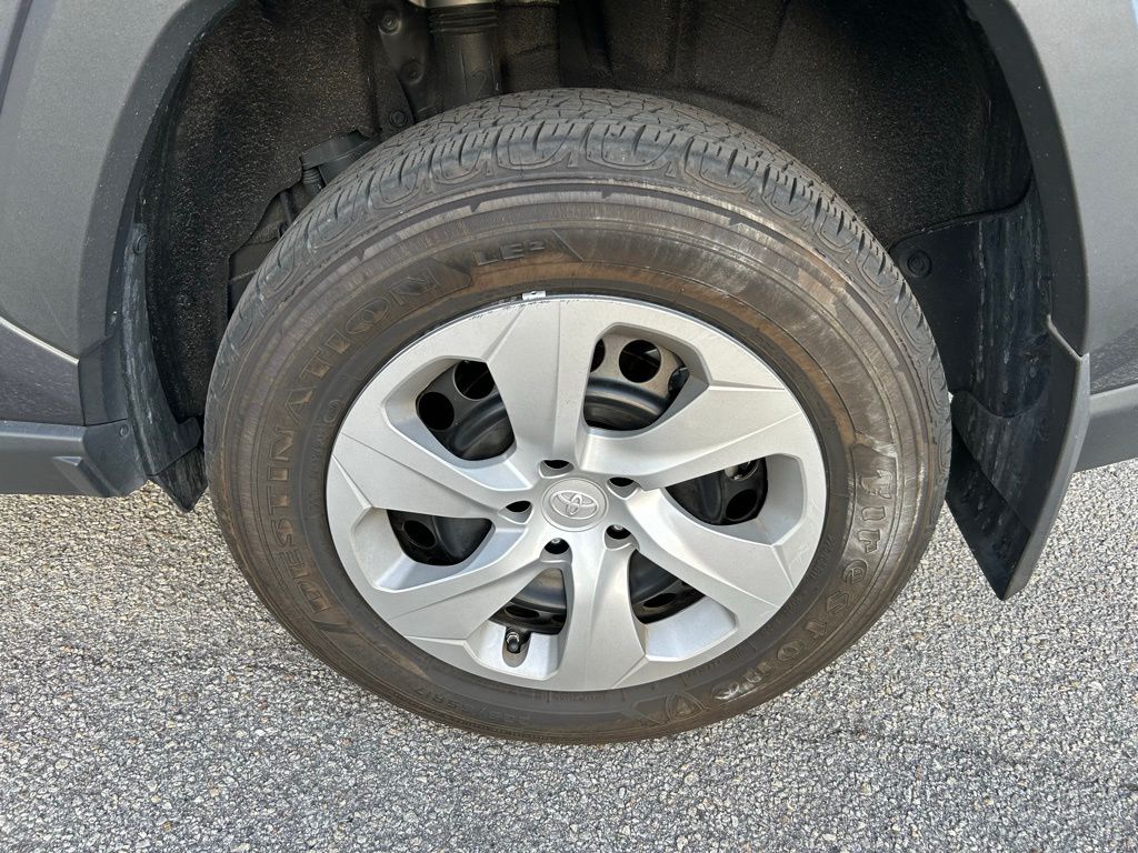 Thumbnail: 2024 Toyota RAV4 - 9