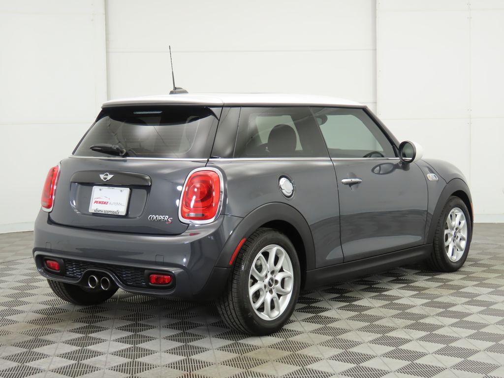 2017 MINI Cooper Base 5