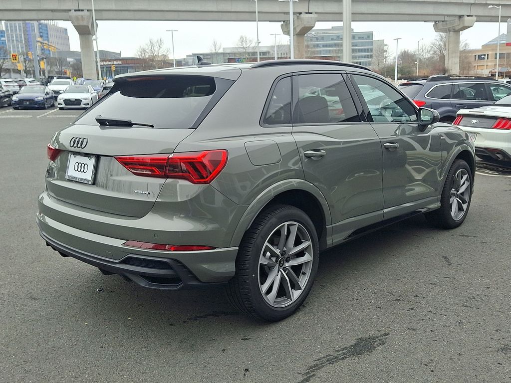 Thumbnail: 2025 Audi Q3 - 3