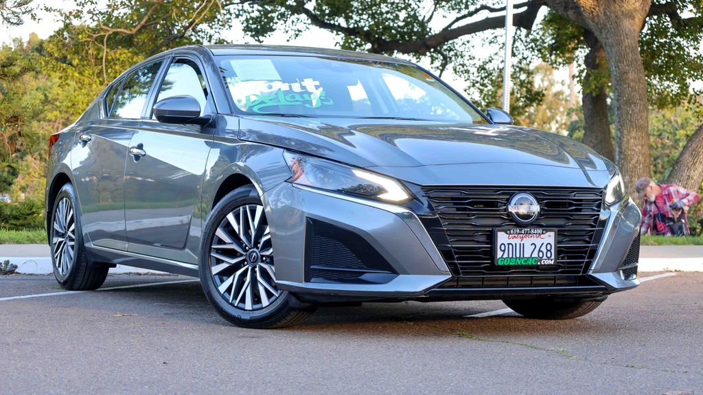 Used 2023 Nissan Altima 2.5 SV 4D Sedan