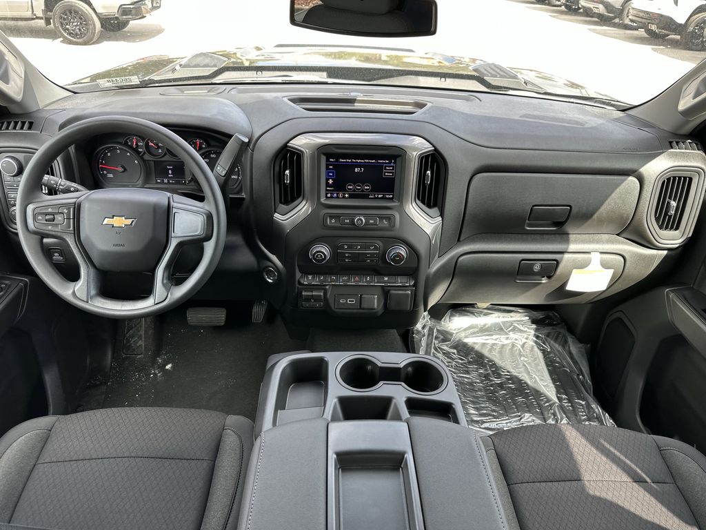 View vehicle photo 6