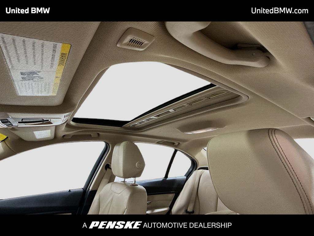 Thumbnail: 2015 BMW 3 Series - 11