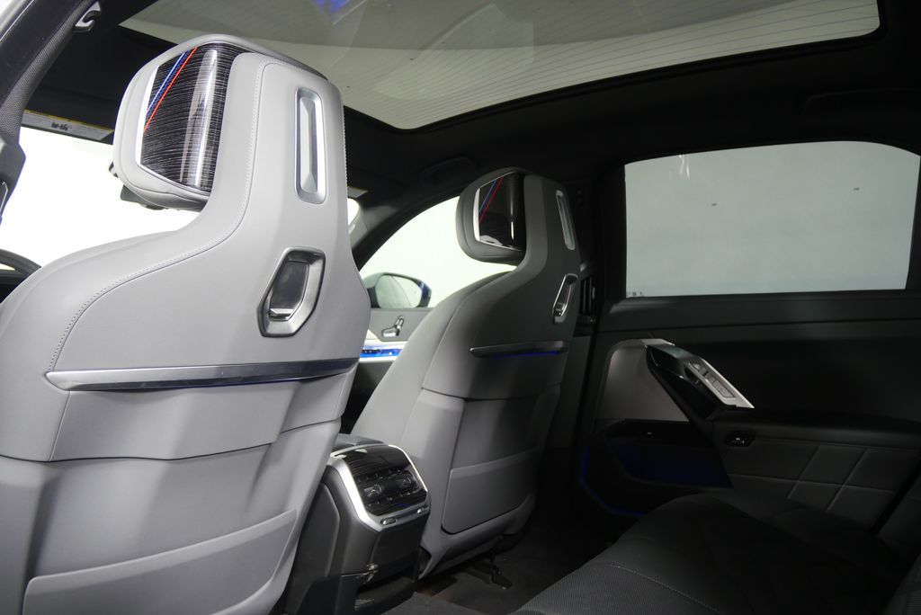 Thumbnail: 2023 BMW 7 Series - 17