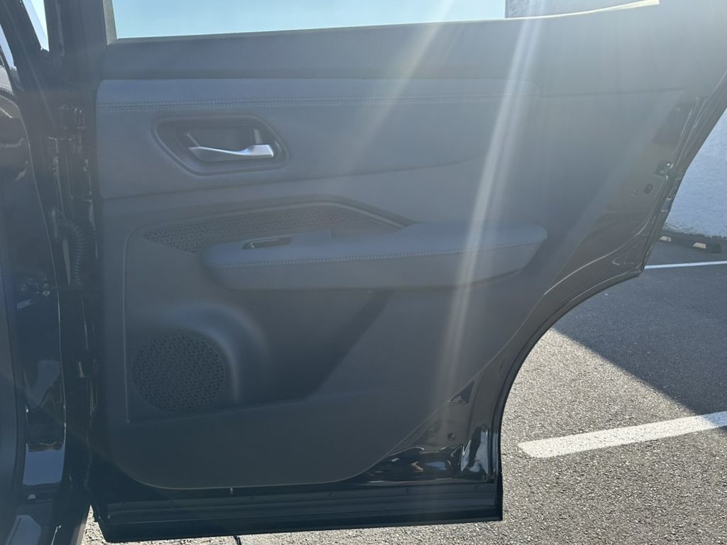 2025 Nissan Ariya PLATINUM+ e-4ORCE