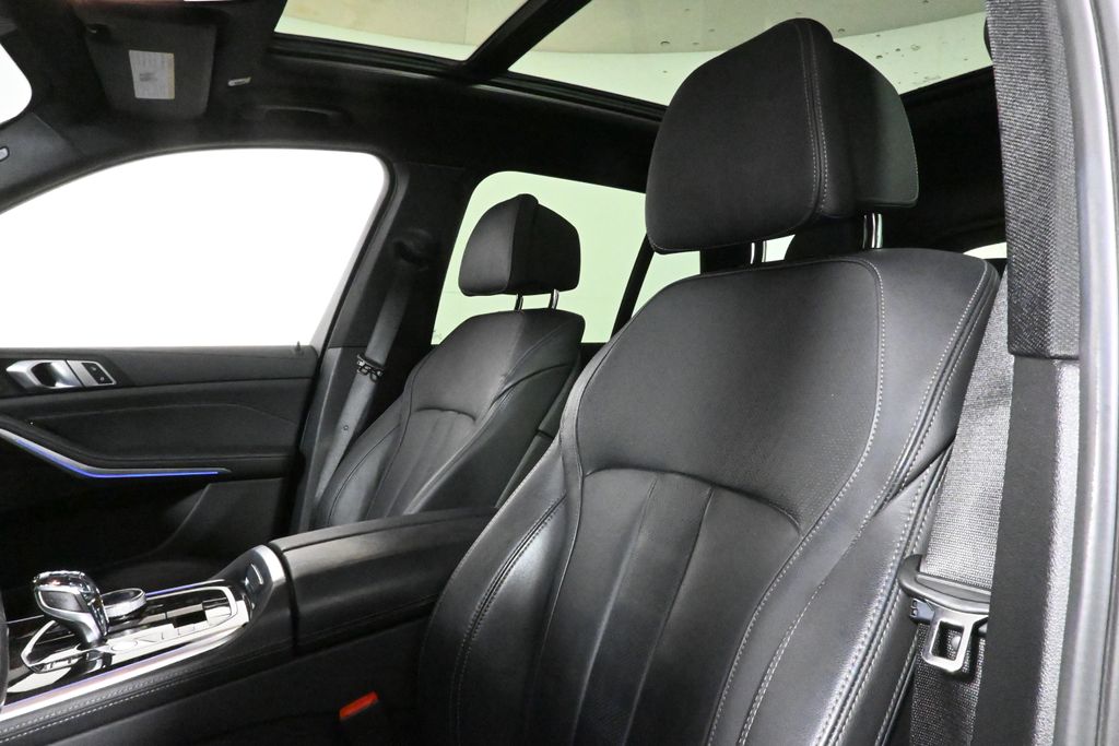 Thumbnail: 2021 BMW X5 - 4