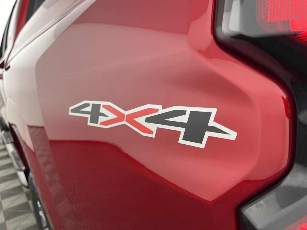 Thumbnail: 2024 Chevrolet Colorado - 5